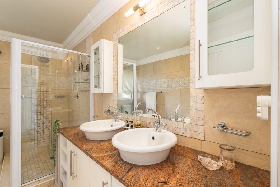 7 Bedroom Property for Sale in Beacon Isle Western Cape